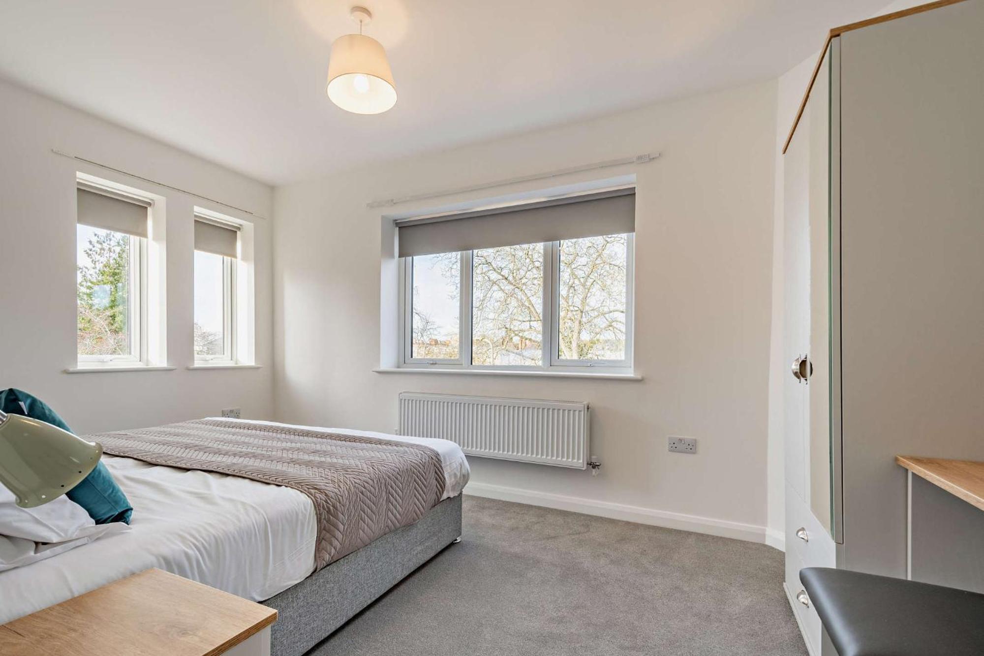 Modern, City Living Apartments- Private Parking Oxford Room photo