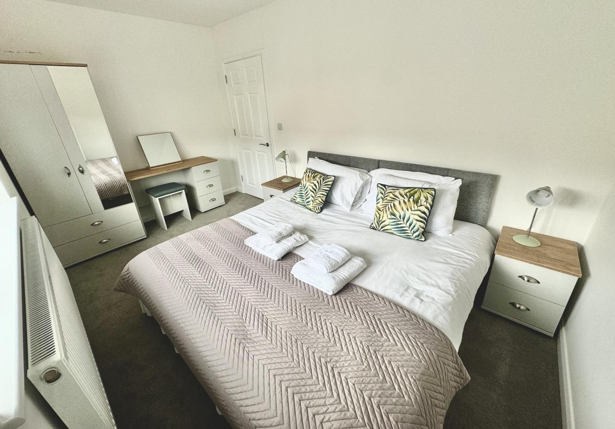 Modern, City Living Apartments- Private Parking Oxford Room photo