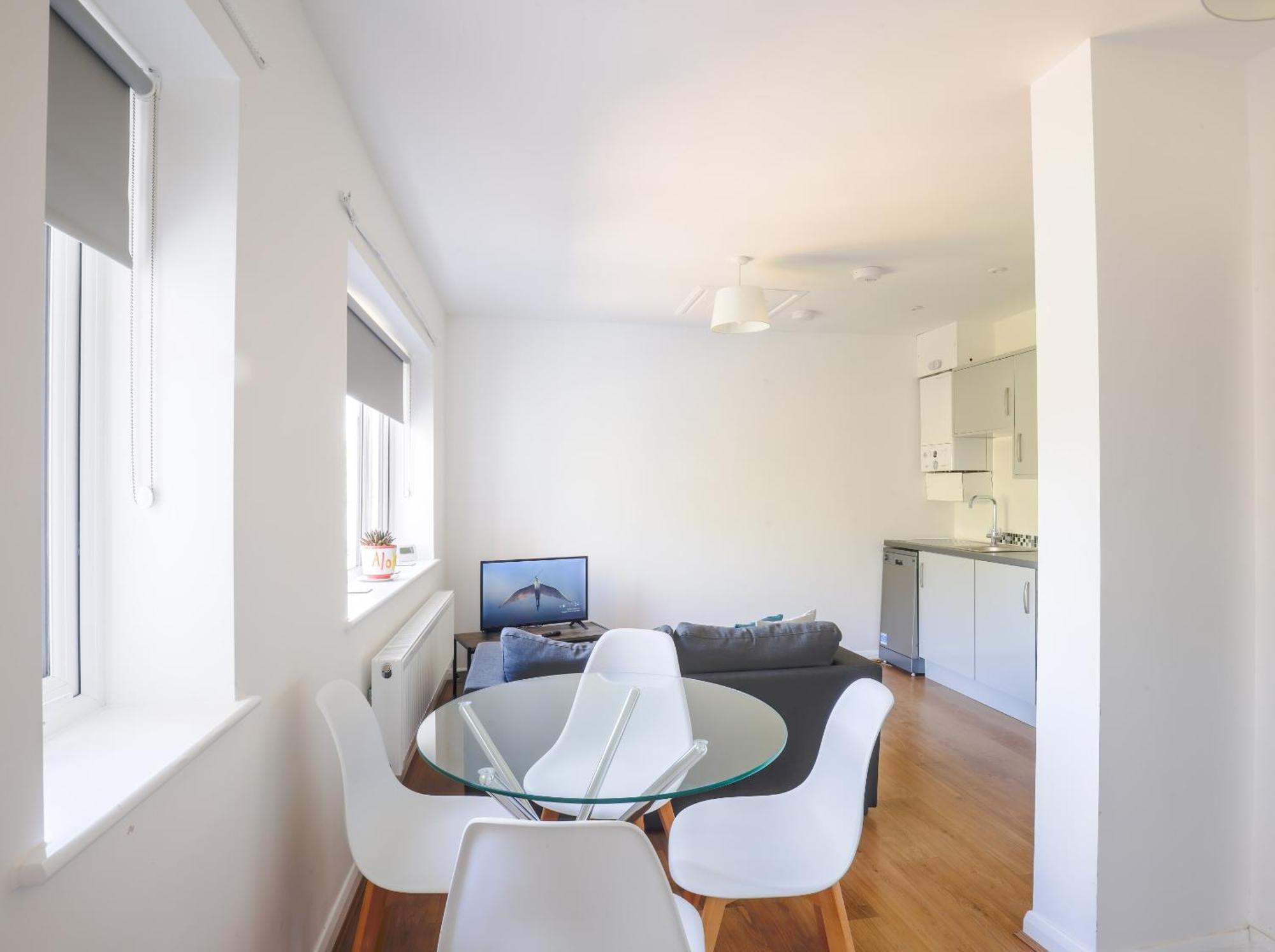 Modern, City Living Apartments- Private Parking Oxford Room photo
